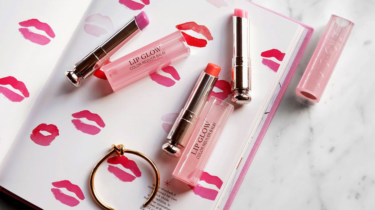 Review Son dưỡng Dior Addict Lip Glow: bảng màu, giá bao nhiêu?